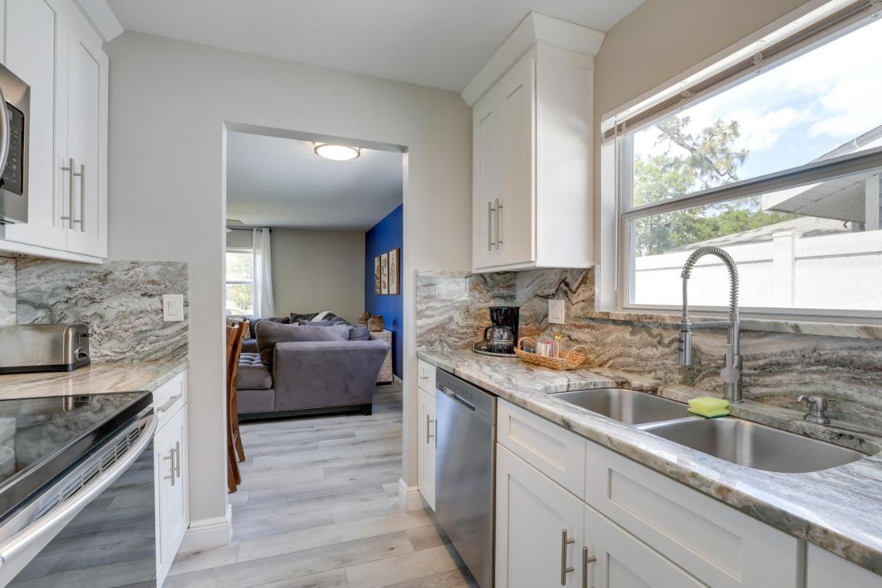 Coastal Sarasota Condo Minutes To Beach! 외부 사진