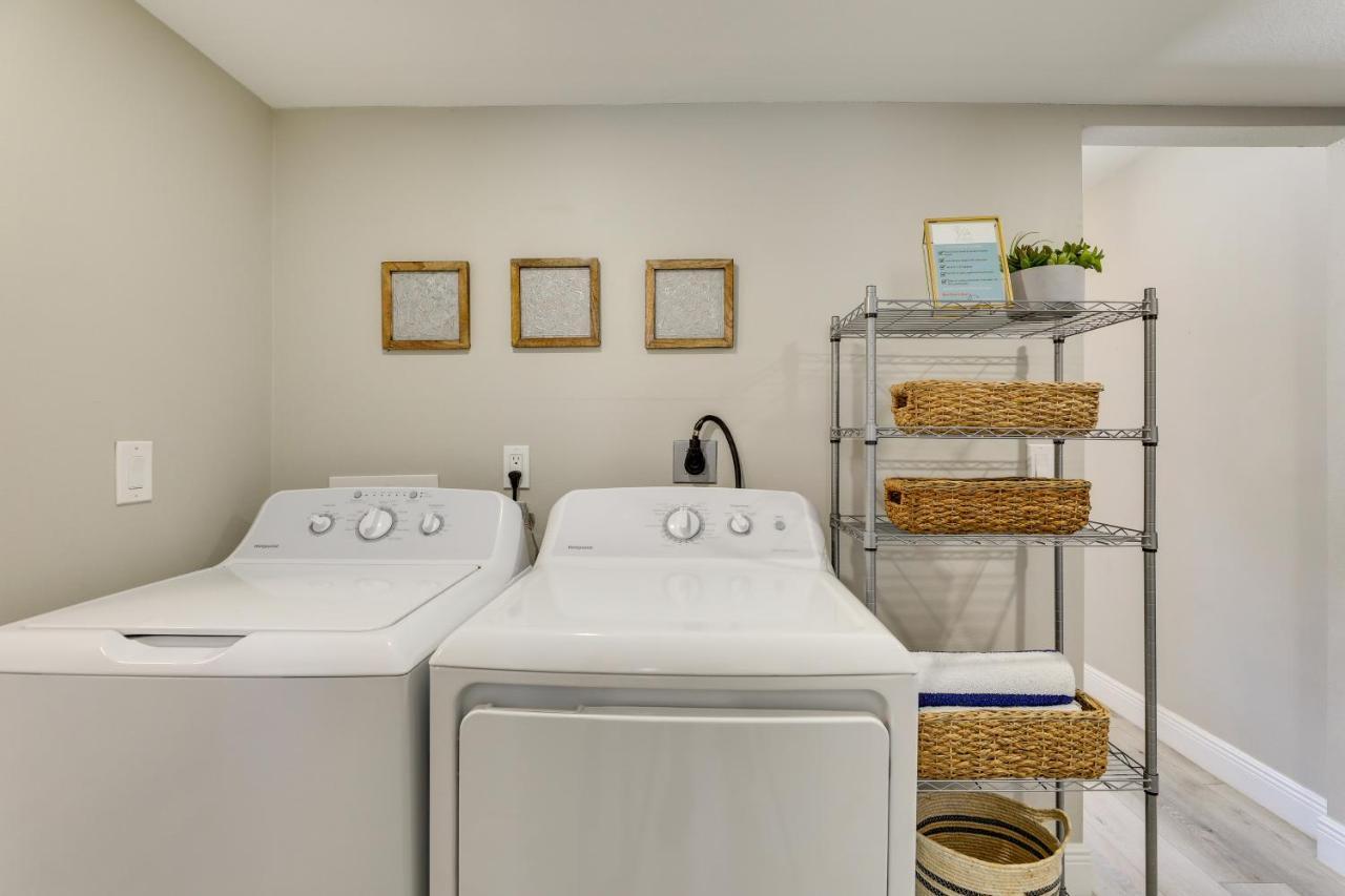 Coastal Sarasota Condo Minutes To Beach! 외부 사진