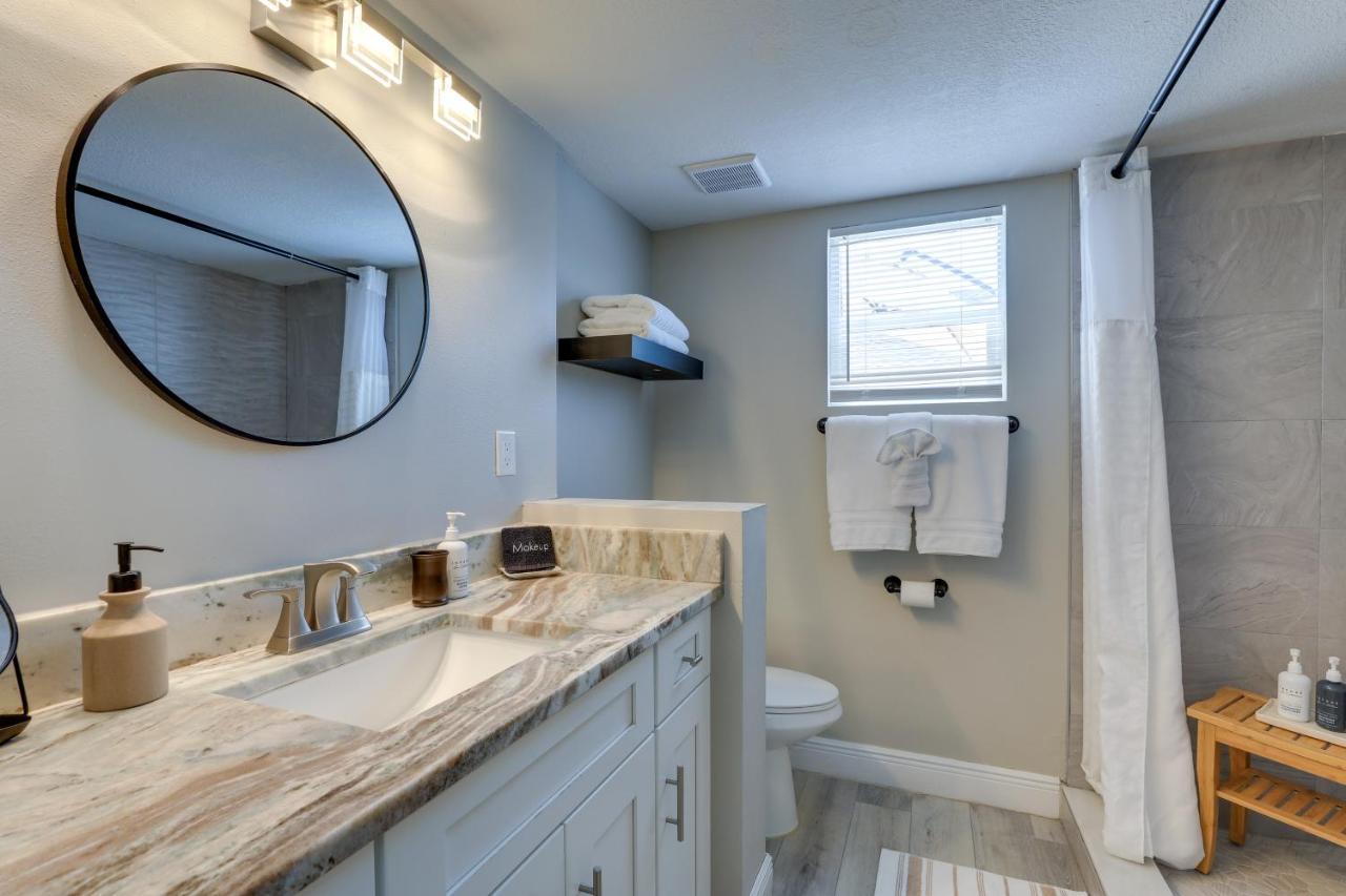 Coastal Sarasota Condo Minutes To Beach! 외부 사진