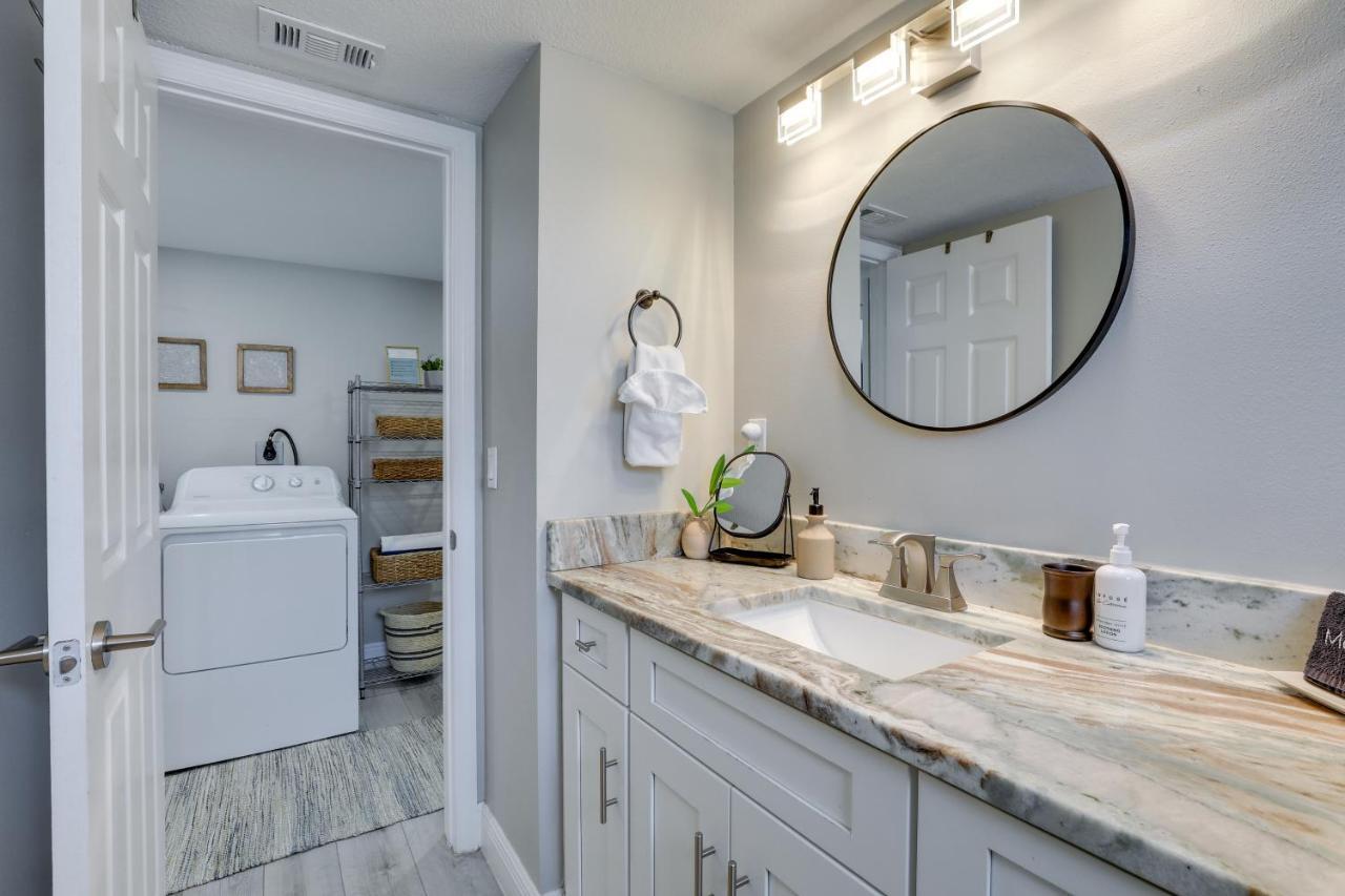 Coastal Sarasota Condo Minutes To Beach! 외부 사진