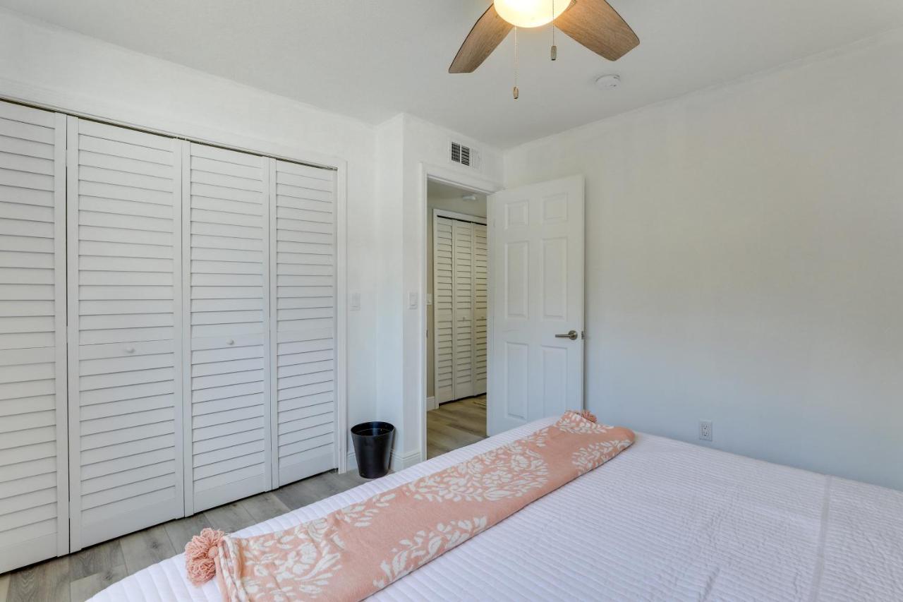 Coastal Sarasota Condo Minutes To Beach! 외부 사진